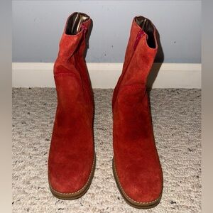 Candie’s suede ankle boots in size 9. 
Rust color.